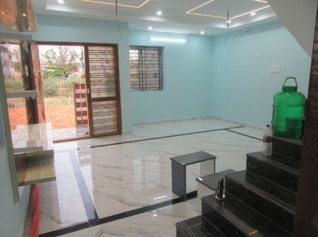 1913744380-2) Li id 373 - Duplex House Entrace.JPG